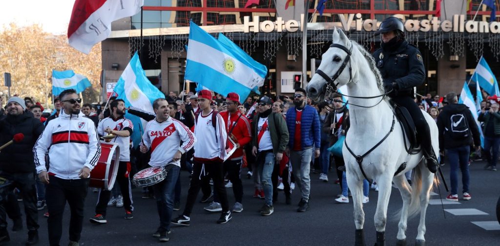 Madri reforça segurança para evitar conflitos entre torcedores do River e Boca neste domingo