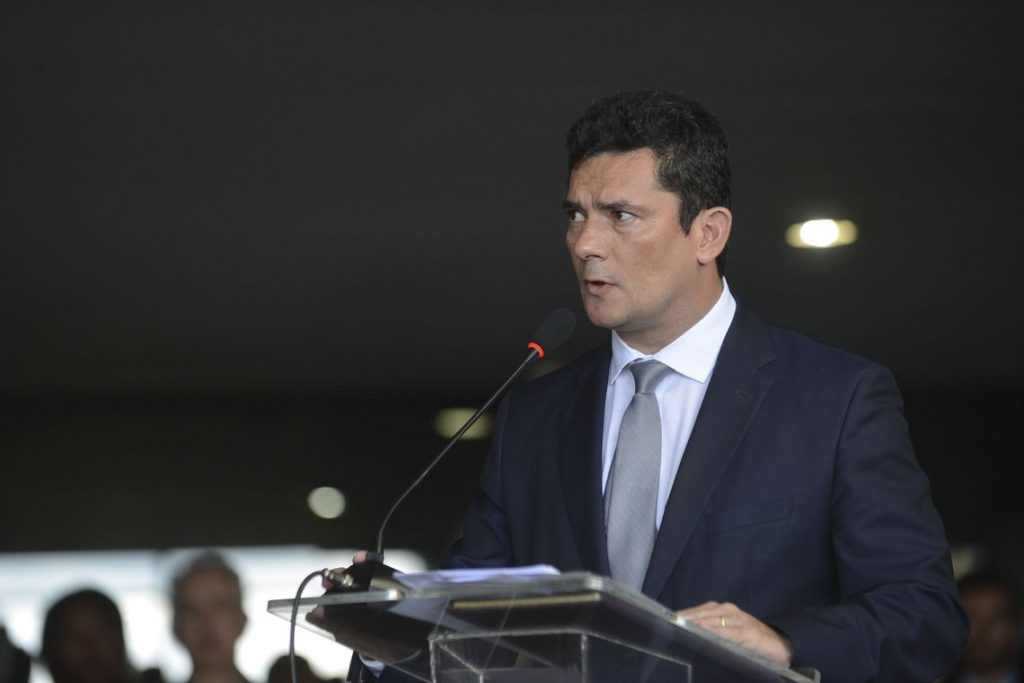 Ao assumir Ministério da Justiça, Moro diz que combate à violência e à corrupção é prioridade