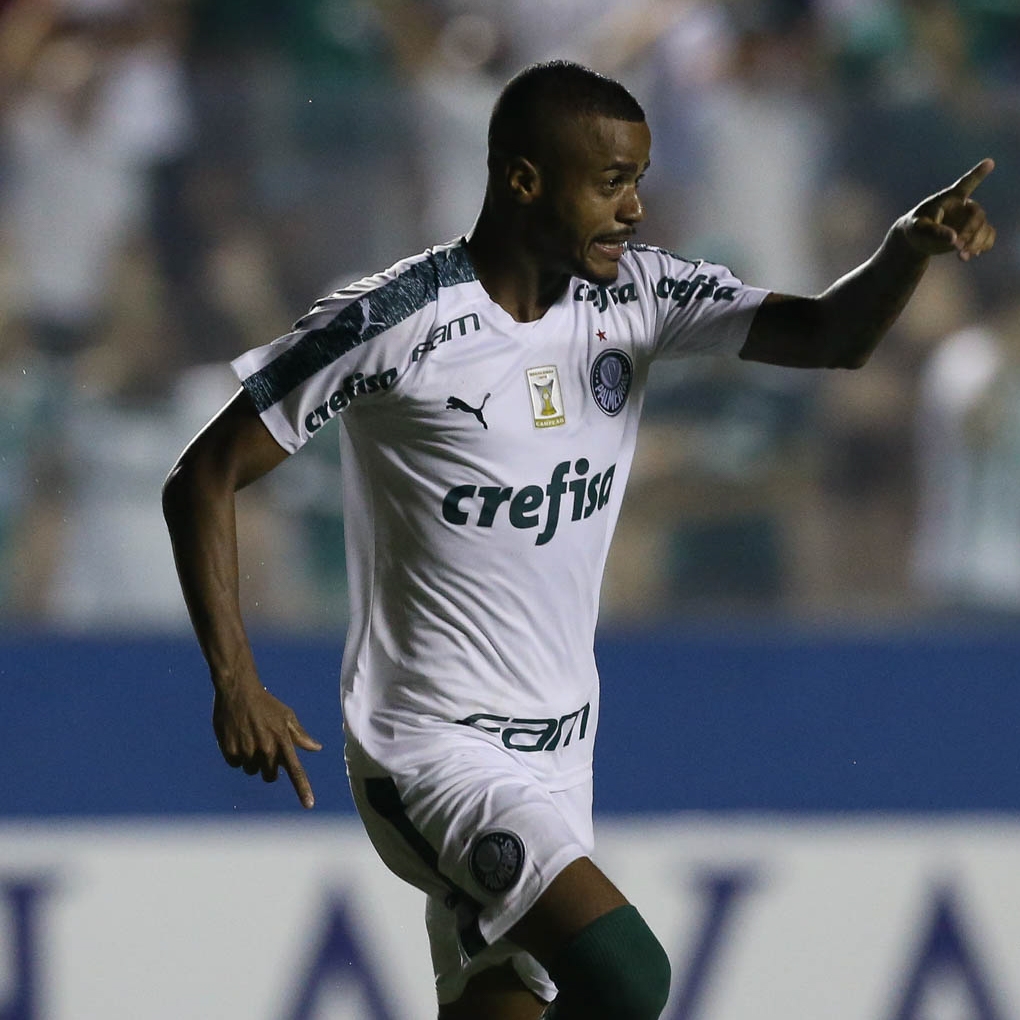 Palmeiras vence Oeste, assume liderança e aguarda Corinthians, que perdeu para Red Bull