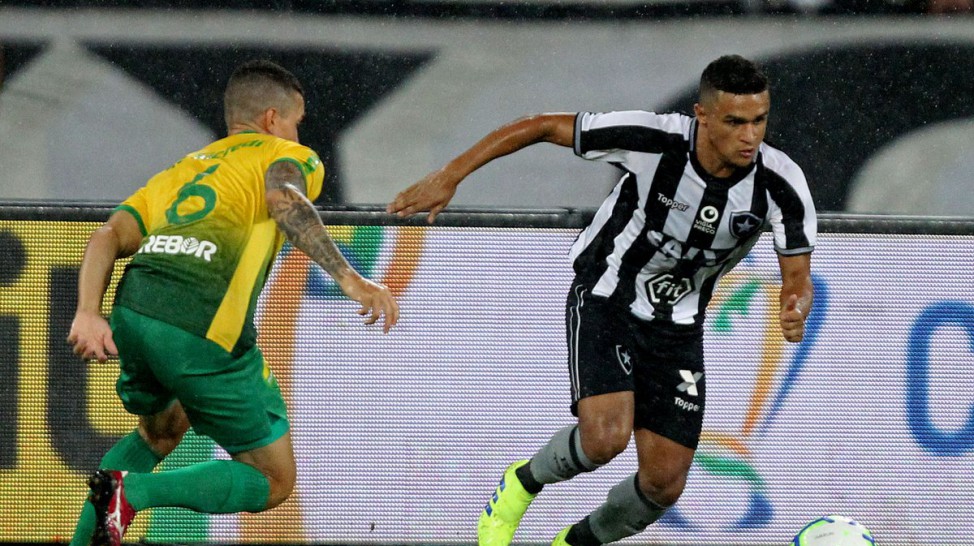 Botafogo derrota Cuiabá e garante vaga na terceira fase da Copa do Brasil