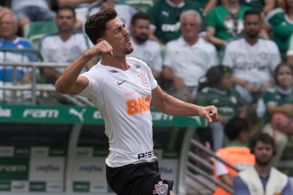 Palmeiras pressiona, mas é derrotado pelo Corinthians no Allianz Parque pelo Paulistão