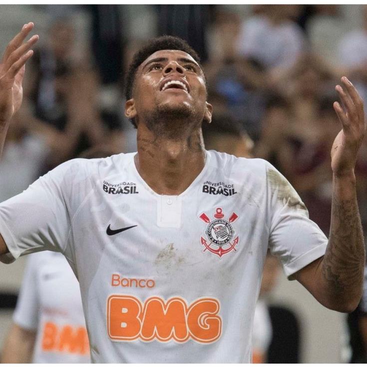 Gustavo salva o Corinthians de um novo vexame e garante empate contra o Racing