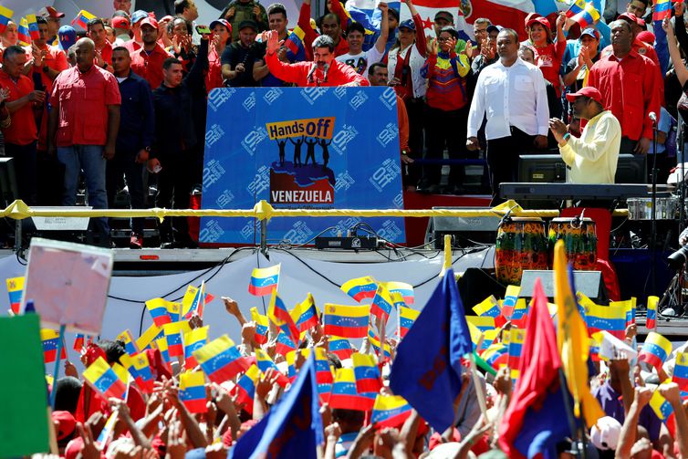 Maduro chama de “comida podre” alimentos doados à Venezuela