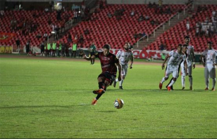 Moto derrota Vitória da Bahia por 2 a 0 e garante vaga para a segunda fase da Copa do Brasil