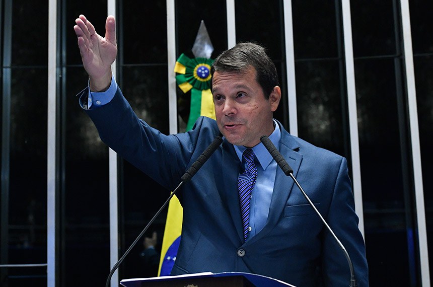 Se todos senadores seguissem o exemplo de Reguffe, Senado economizaria R$ 1,3 bilhão