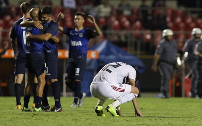 São Paulo empata com o Talleres da Argentina e está fora da Copa Libertadores