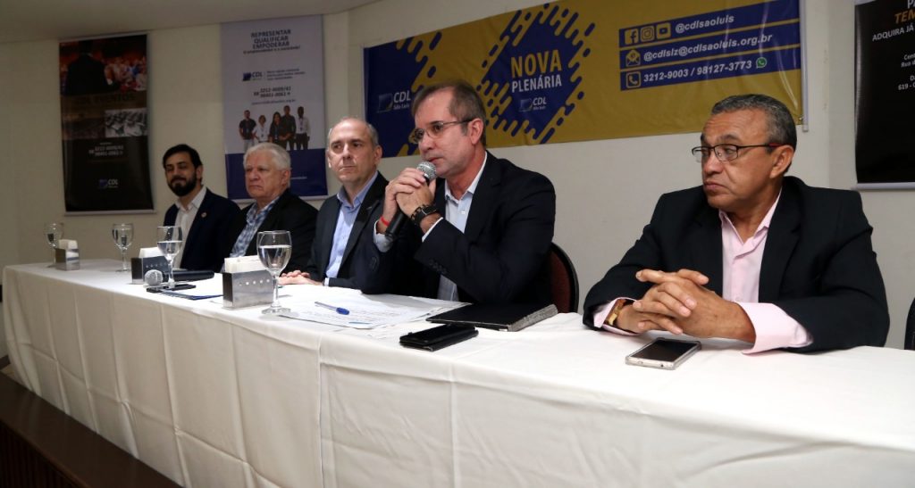 Secretário de Fazenda debate política fiscal com empresários lojistas