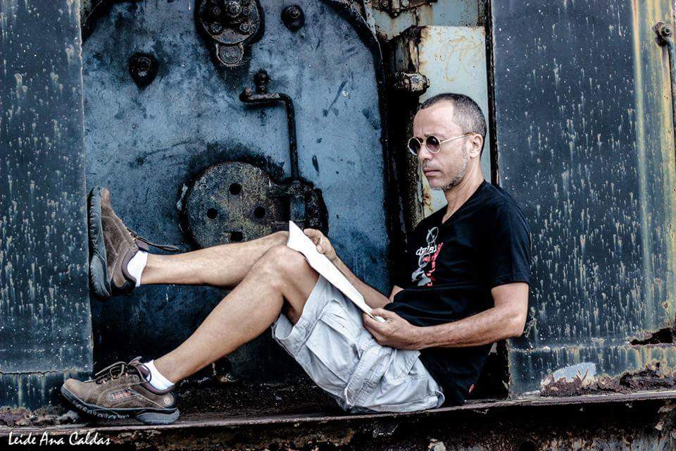 Fernando Abreu lança nesta terça-feira na Livraria Poeme-se o seu quinto livro de poesia