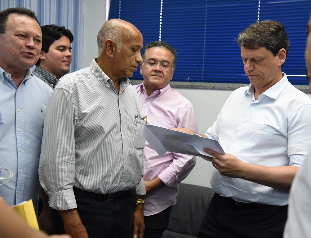 Fiema apresenta sugestões de obras em rodovias ao ministro da Infraestrutura