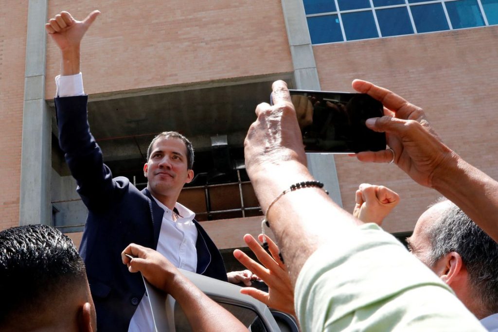 Em encontro com sindicalistas, Guaidó promete recuperar salários de venezuelanos