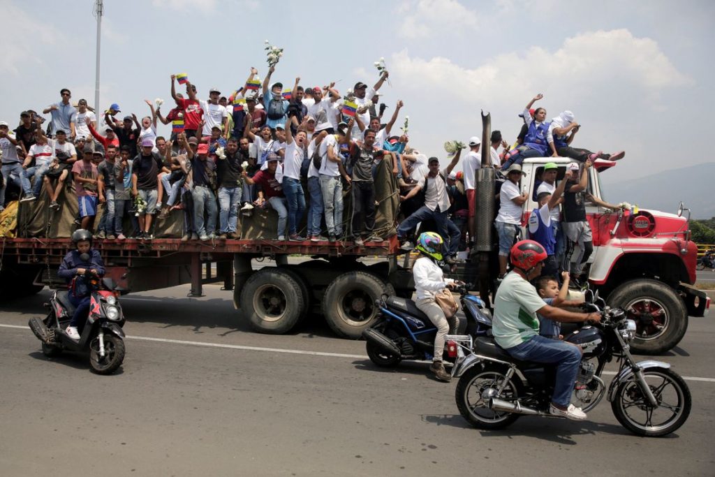 Fechamento de fronteira com a Venezuela paralisa comércio em Pacaraima