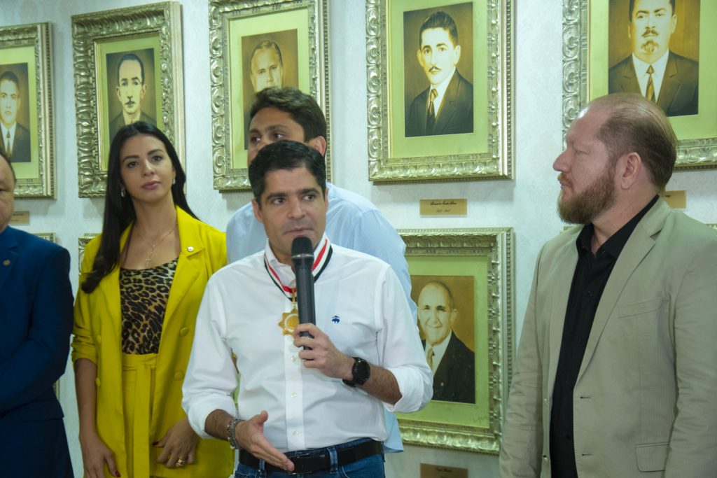 Prefeito de Salvador é distinguido com a Medalha Manuel Beckman