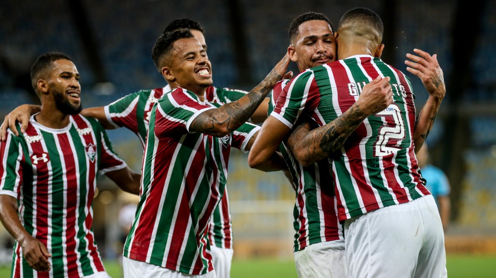 Fluminense derrota Santa Cruz, Santos impõe derrota ao Vasco e Corinthians perde para Chapecoense