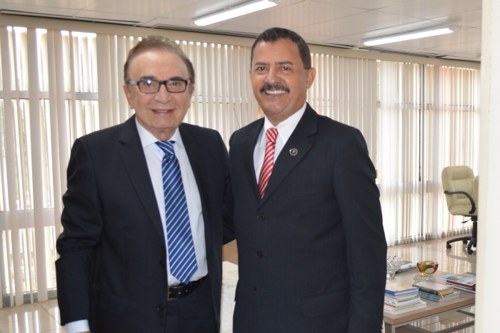 Presidente do Tribunal de Justiça entrega prestação de contas do Judiciário ao TCE