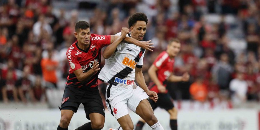 Vasco é goleado no jogo de estreia do Campeonato Brasileiro e Corinthians perde de virada