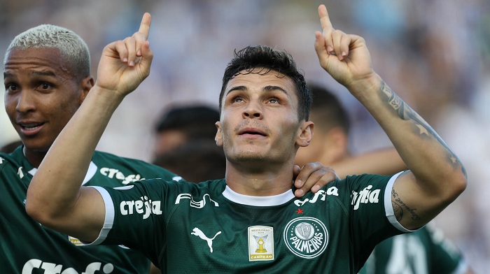 Palmeiras goleia o Santos e assume liderança isolada no Campeonato Brasileiro