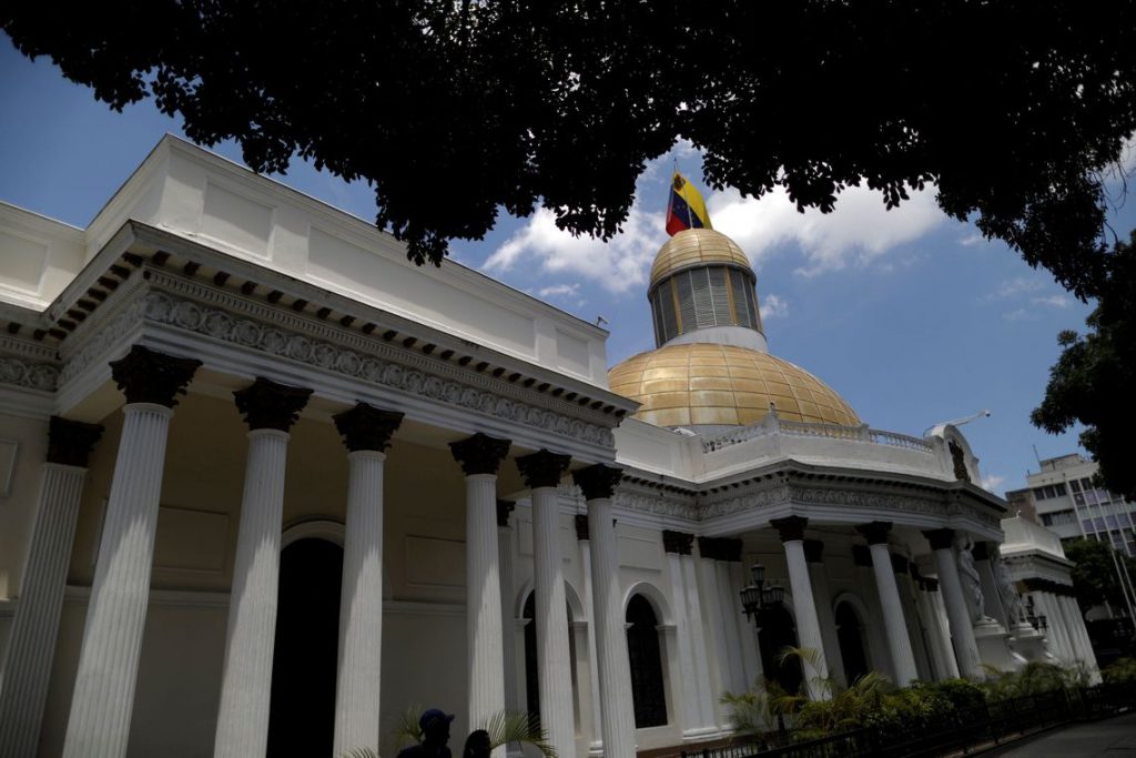 Serviços secretos invadem Assembleia Nacional e gabinete de Guaidó