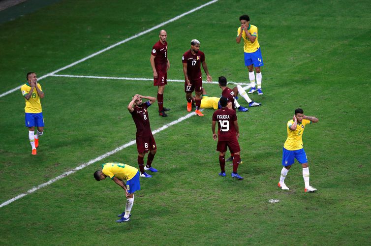 Brasil decepciona ao empatar com Venezuela e terá de brigar por classificação na Copa América