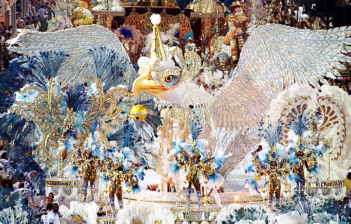 Passados 24 anos, Justiça manda Liesa devolver ingressos dos desfile de 1995 das escolas de samba do Rio