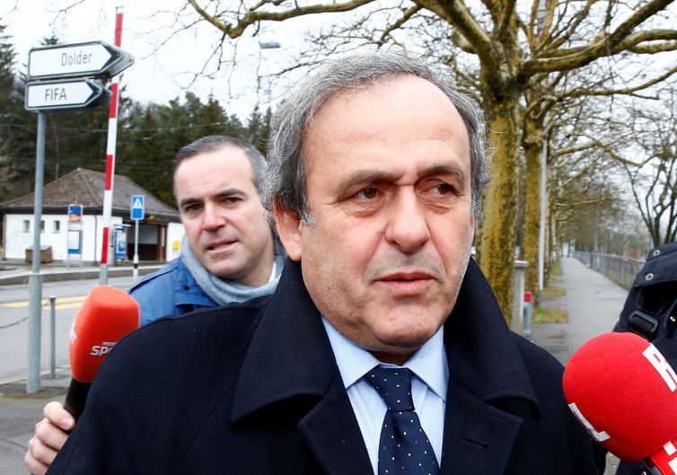 Platini é preso sob suspeita de receber suborno para levar Copa do Mundo ao Catar