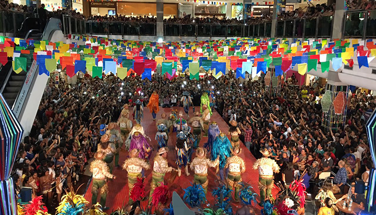 Senac realiza aulas sobre preparo de comidas típicas no arraial do Rio Anil Shopping