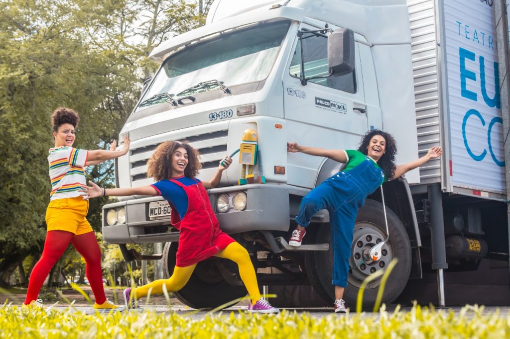 Teatro Móvel que inspira crianças a trabalhar com tecnologia chega a São Luís