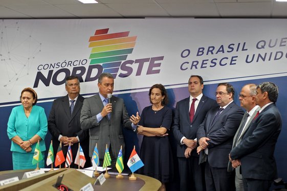Governadores do Nordeste oficializam consórcio e buscam parcerias