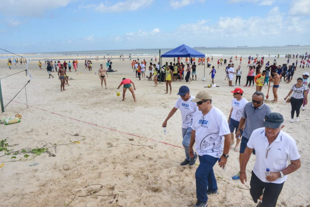 Jogos de Praia do Sesi reúnem mais de mil competidores na Avenida Litorânea