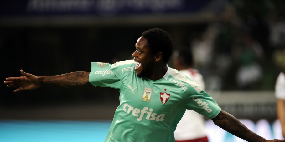Com três gols de Luiz Adriano, Palmeiras derrota o Fluminense nesta quarta-feira
