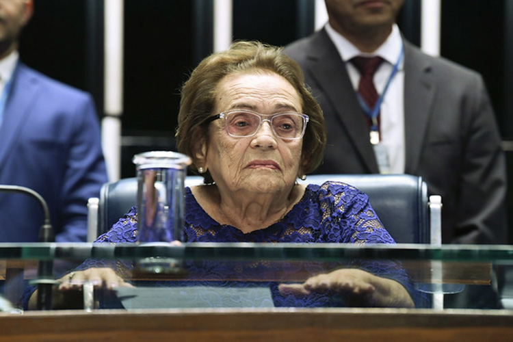 Trabalho da professora Terezinha Rêgo pela saúde dos pobres é reconhecido no Senado