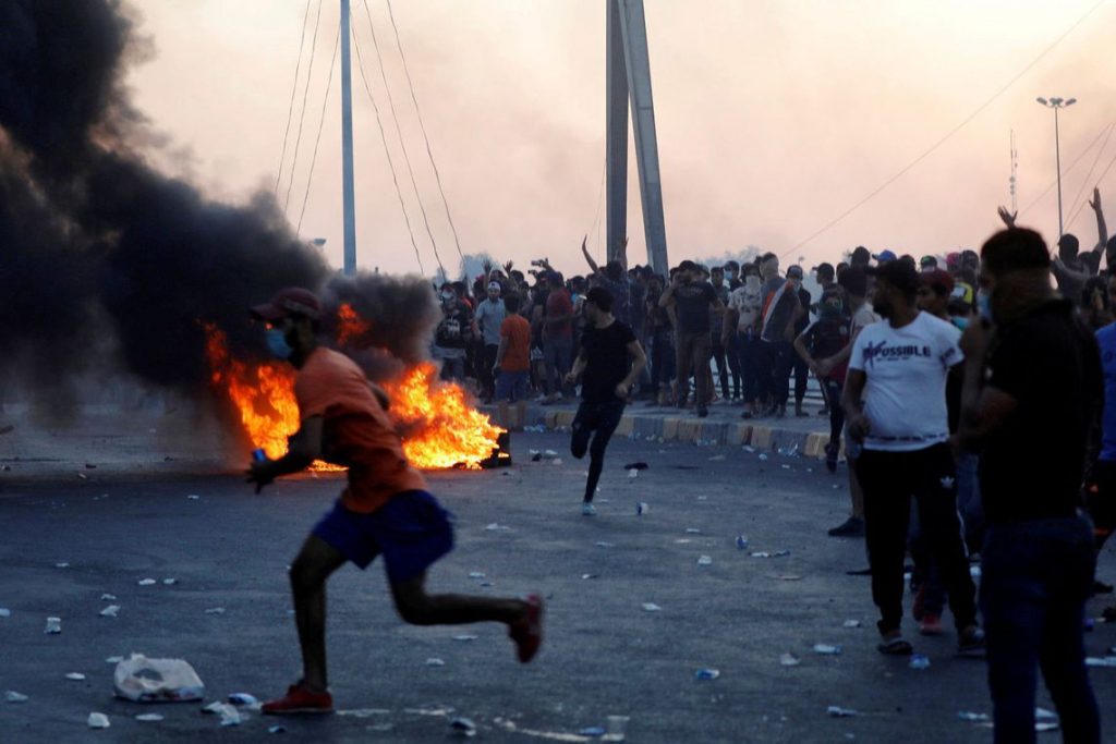 Protestos no Iraque já resultaram na morte de mais de cem pessoas
