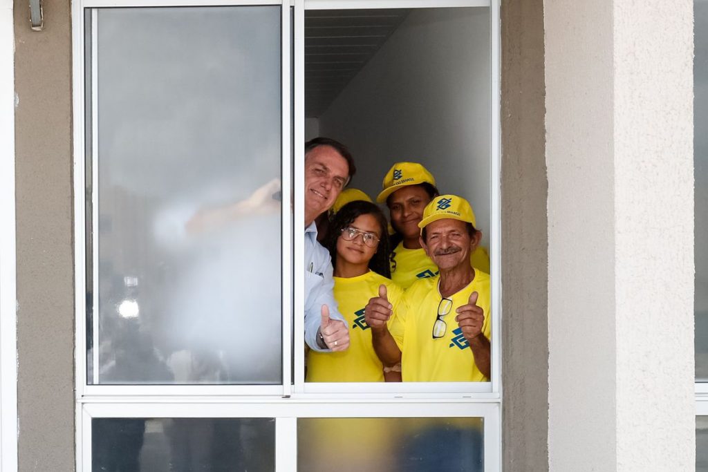 Bolsonaro entrega 4,1 mil moradias pelo Minha Casa Minha Vida