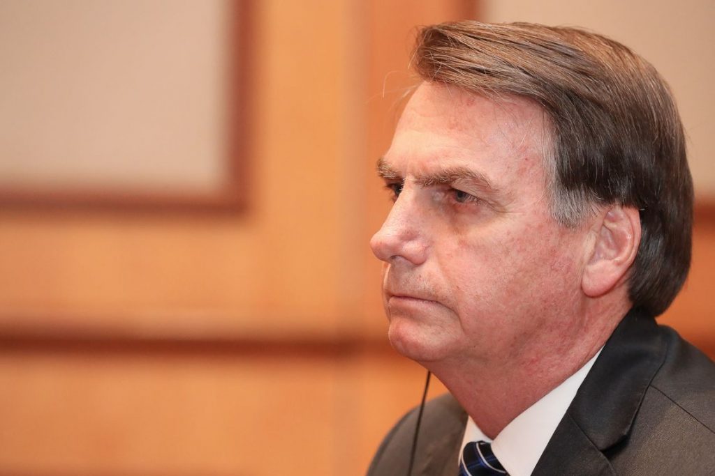 Bolsonaro parabeniza presidente eleito do Uruguai e irá à sua posse