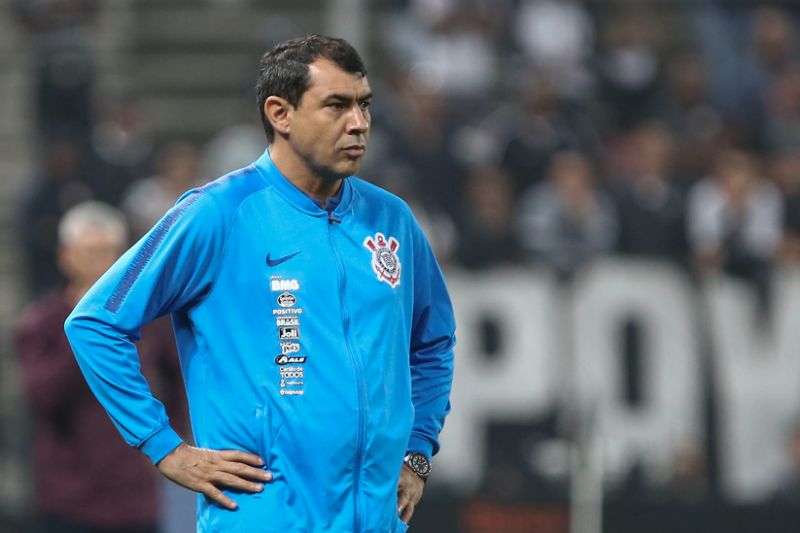 Fábio Carille não suporta pressão e é demitido do Corinthians após goleada para Flamengo