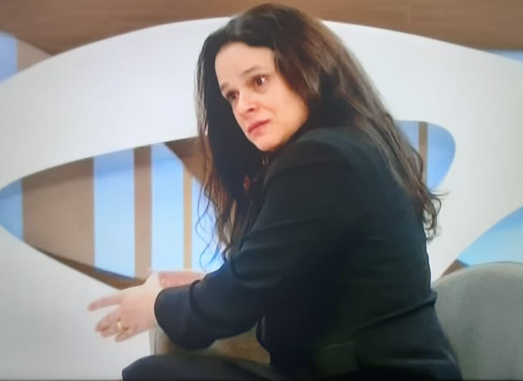 Janaína Paschoal critica Sarney, FHC e Temer pelo “fique em casa”, sem abrir mão dos privilégios