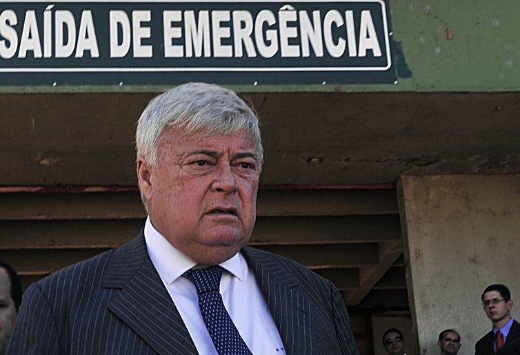 Ricardo Teixeira é proibido pela Fifa de exercer qualquer atividade no futebol
