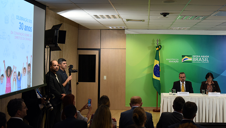 Protocolo interministerial é assinado para promover cultura de paz nas escolas