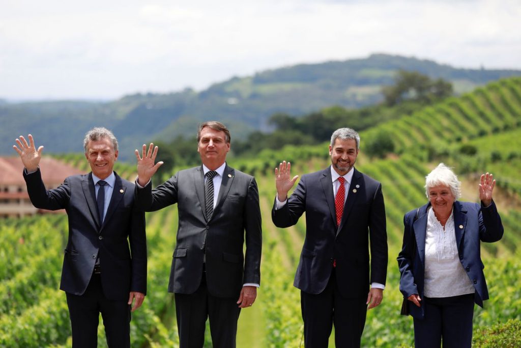 Bolsonaro pede revisão de impostos de importação para países do Mercosul