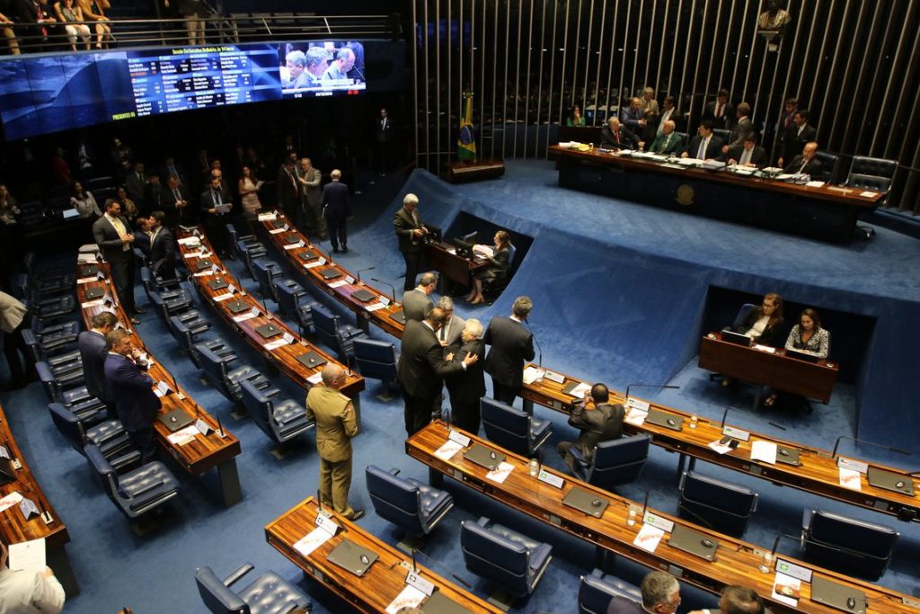 Senadores reagem à decisão do ministro Roberto Barroso para instalação da CPI da Pandemia