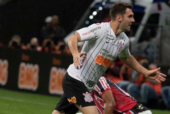 Corinthians vence Botafogo de goleada na sua primeira partida no Campeonato Paulista