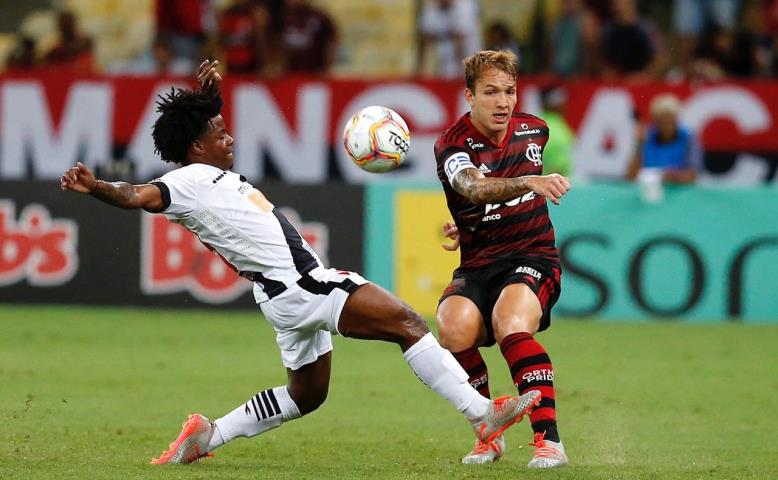 Senado aprova projeto de Rodrigo Pacheco que permite transformação de clubes de futebol em empresas