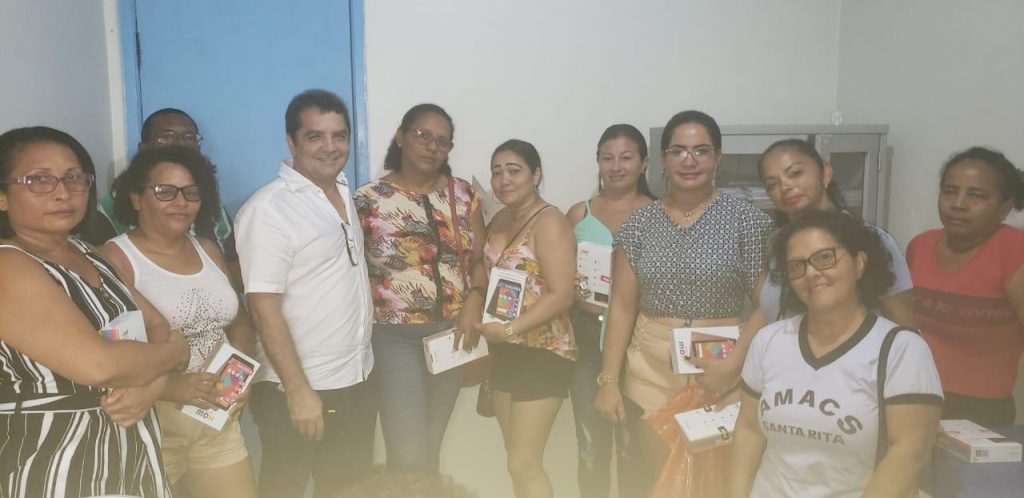 Prefeitura de Santa Rita entrega bicicletas a comerciantes, estudantes e agentes de saúde