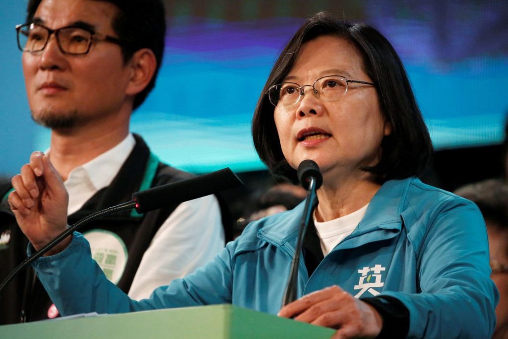 Presidente reeleita de Taiwan prega sua independência da China