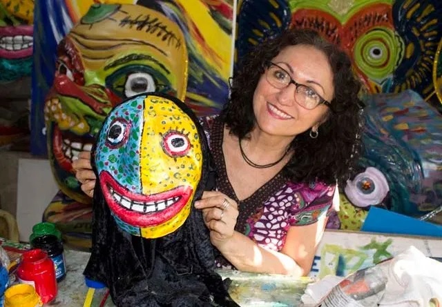 Exposição de máscaras de carnaval está em exposição no Palacete Gentil Braga