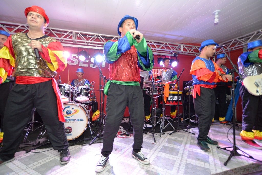 Sesi e Sesc realizam festas de carnaval para trabalhadores da indústria e do comércio
