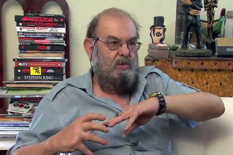 Aos 83 anos, morre em São Paulo de broncopneumonia o ator José Mojica, o Zé do Caixão