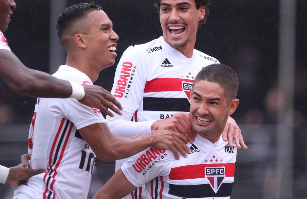 Ao derrotar Ponte Preta, São Paulo vence segunda seguida e lidera Grupo C