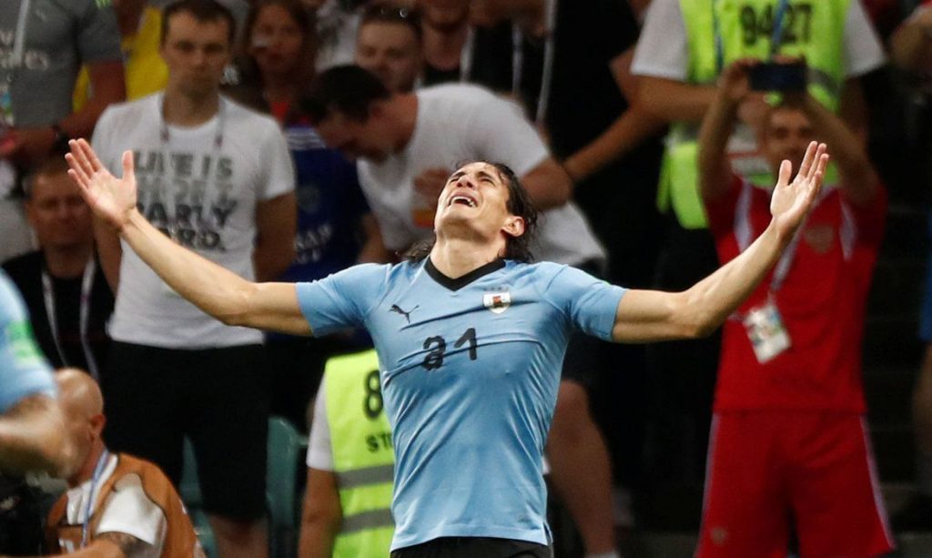Arrascaeta diz que vai convidar o artilheiro do PSG Cavani para assinar contrato com o Flamengo