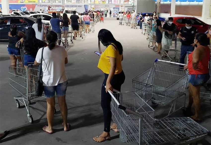 Após anúncio de lockdown, consumidores correm aos supermercados, temendo desabastecimento