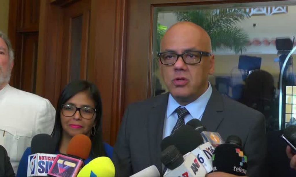 Governo da Venezuela decreta estado de sítio na fronteira com a Colômbia
